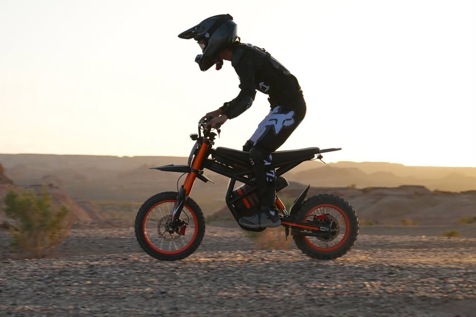 RIDINGTIMES GT54 Electric Dirt Bike – 2000W, 48V 27Ah